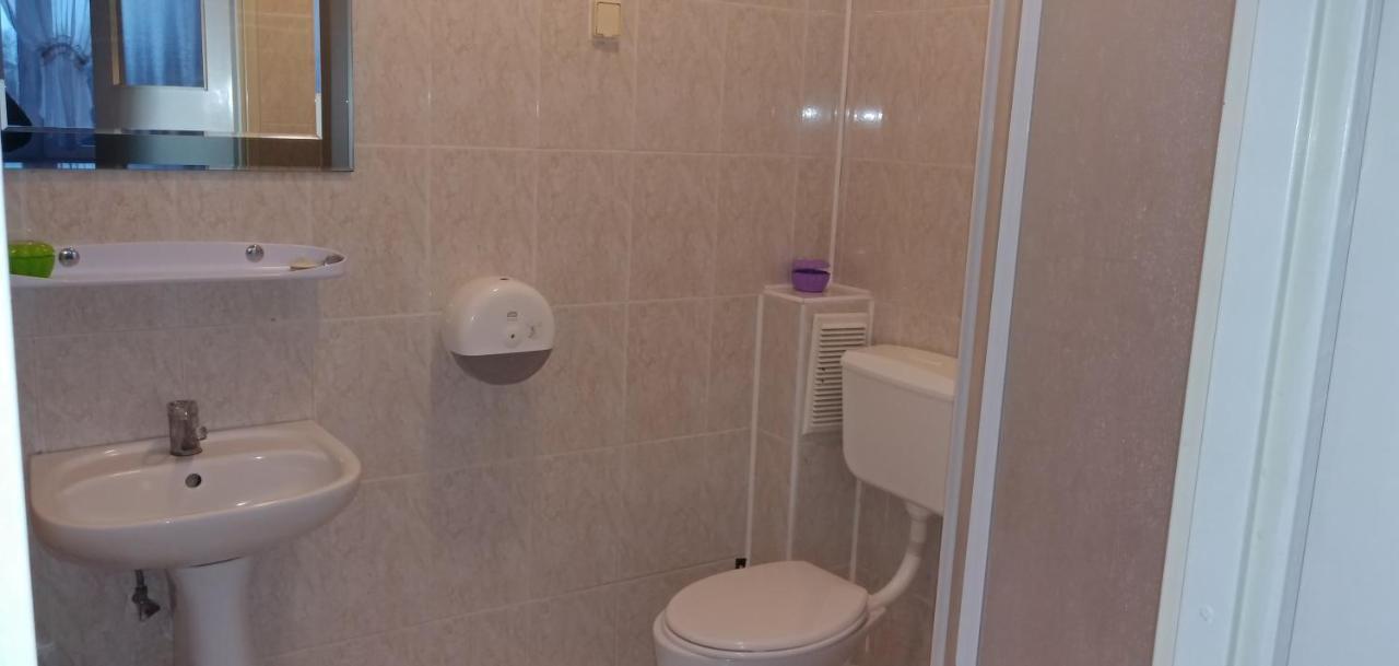 Auberge de jeunesse Osrodek Sportowo Wypoczynkowy Pustynia à Dębica Extérieur photo